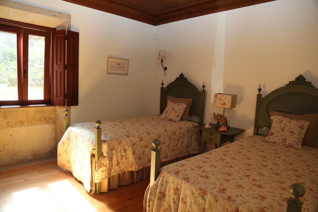 Quinta Dos Castanheiros Bed And Breakfast 蓬德利马 客房 照片
